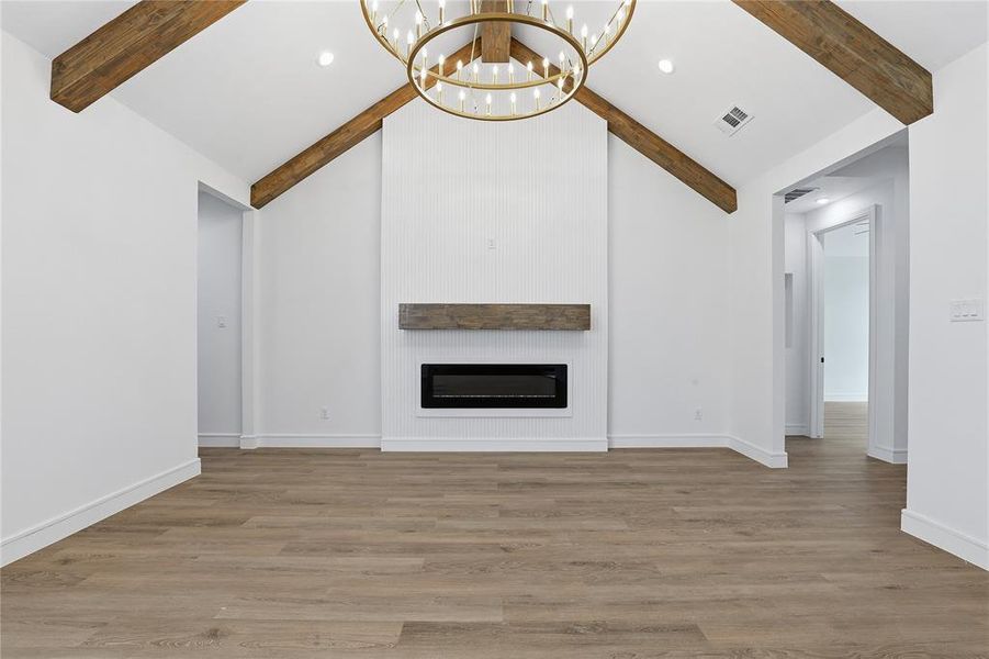 Spacious, unfurnished interior of a new home in , Lake Worth (Image 10).