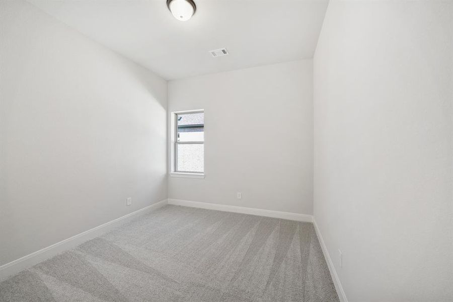 Spacious, unfurnished interior of a new home in Myrtle Creek, Waxahachie (Image 18). Spacious, unfurnished interior of a new home in Myrtle Creek, Waxahachie (Image 18).