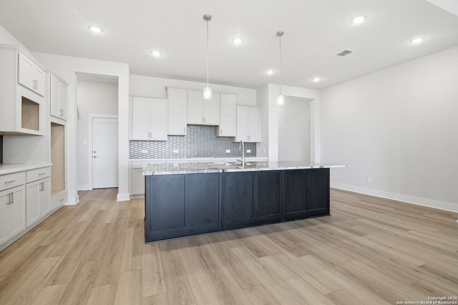 Furnished interior view inside a new home in Haby Hill 60s, San Antonio (Image 11).
