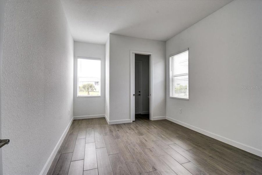 Spacious, unfurnished interior of a new home in Harbor East, Port Charlotte (Image 24).