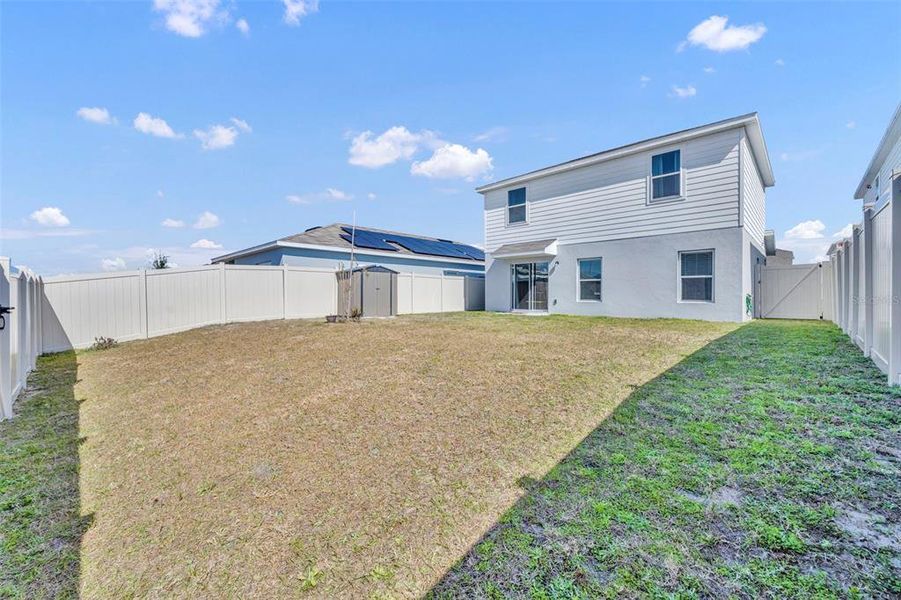 Exterior details and patio area of a home in , Haines City (Image 22).