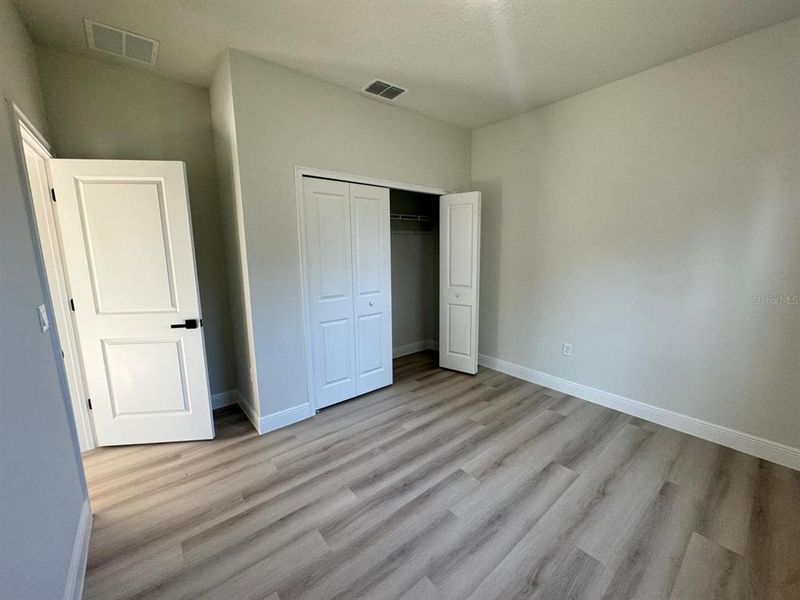 Spacious, unfurnished interior of a new home in , Ocala (Image 15).