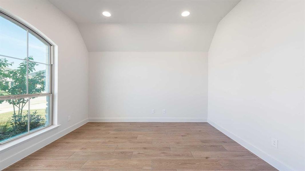 Spacious, unfurnished interior of a new home in Trinity Falls 50', McKinney (Image 23).