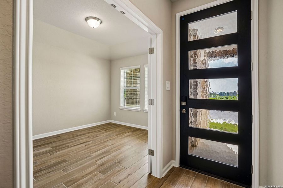 Spacious, unfurnished interior of a new home in Sagebrooke - Premier Series, San Antonio (Image 35).