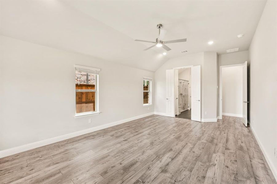 Spacious, unfurnished interior of a new home in Creekview Meadows, Pilot Point (Image 21).