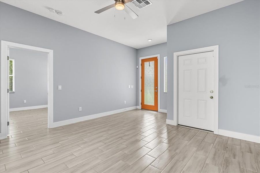 Spacious, unfurnished interior of a new home in , Kissimmee (Image 22).