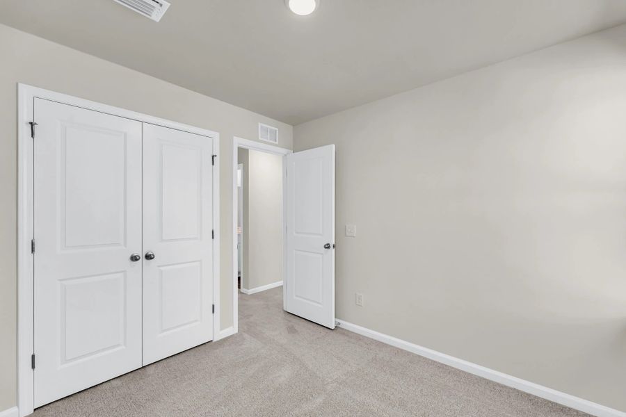 Spacious, unfurnished interior of a new home in Windward Village, Summerville (Image 16).