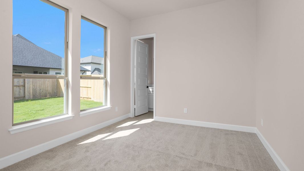Spacious, unfurnished interior of a new home in Meridiana, Manvel (Image 20).