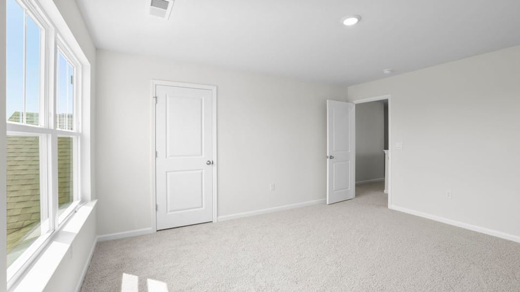 Spacious, unfurnished interior of a new home in Benjamin's Grove, Woodruff (Image 37). Spacious, unfurnished interior of a new home in Benjamin's Grove, Woodruff (Image 37).