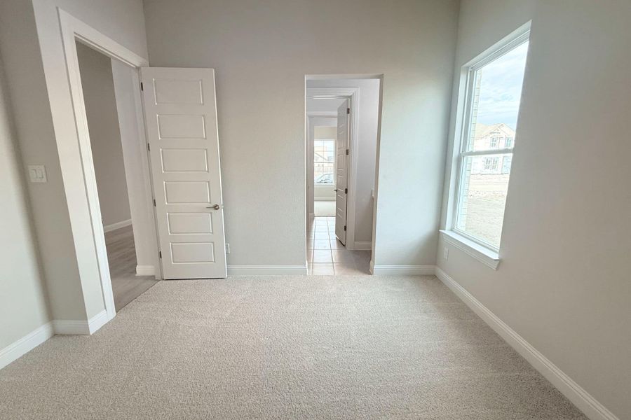 Spacious, unfurnished interior of a new home in Polo Ridge, Mesquite (Image 14).