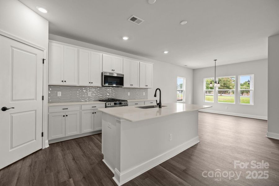 Kitchen/Breakfast Kitchen/Breakfast