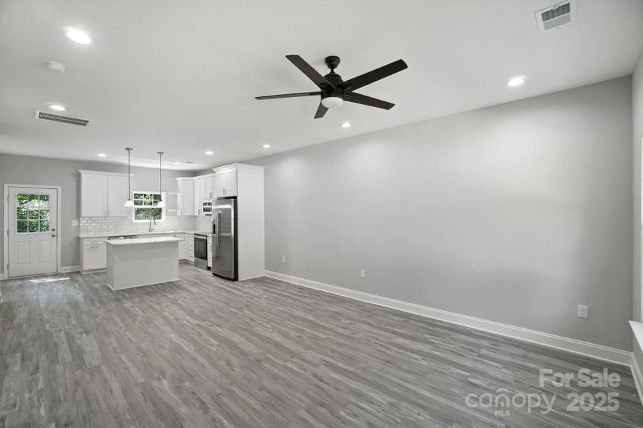 Spacious, unfurnished interior of a new home in , Charlotte (Image 25).