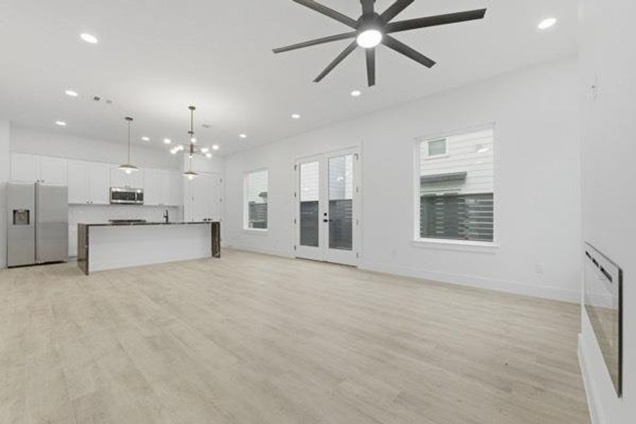 Spacious, unfurnished interior of a new home in , Houston (Image 22).