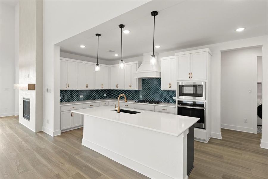 11. 3101 Hoyle - Kitchen (2)