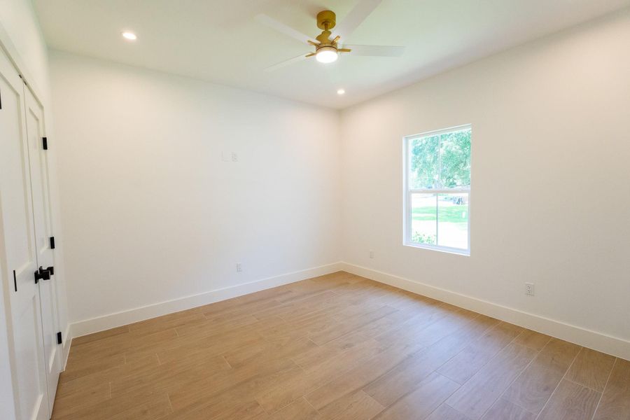 Spacious, unfurnished interior of a new home in , Pasadena (Image 35).