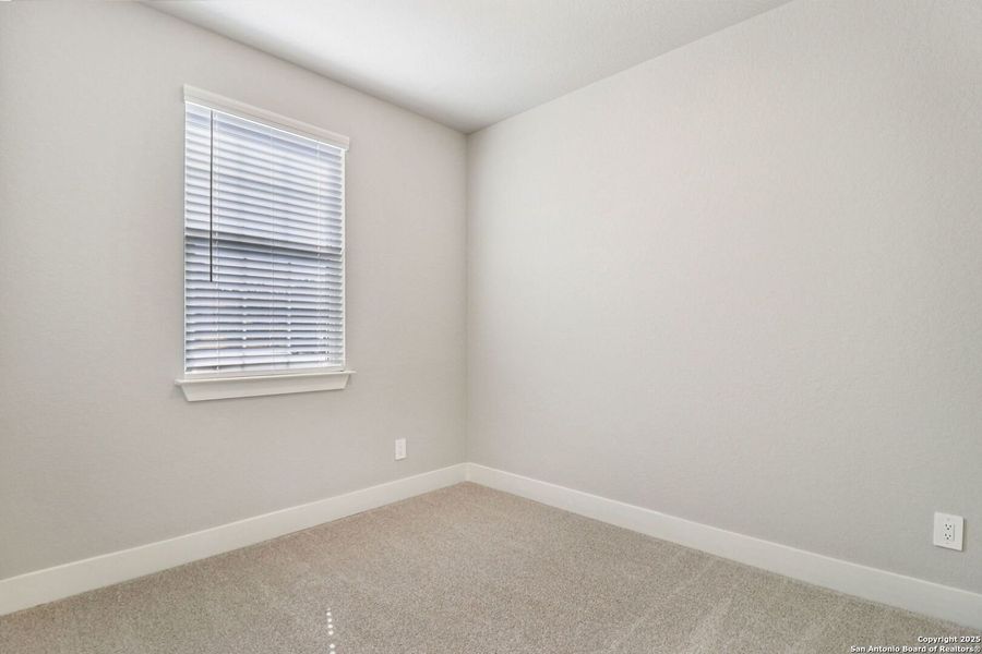 Spacious, unfurnished interior of a new home in Thomas Pond, San Antonio (Image 26). Spacious, unfurnished interior of a new home in Thomas Pond, San Antonio (Image 26).