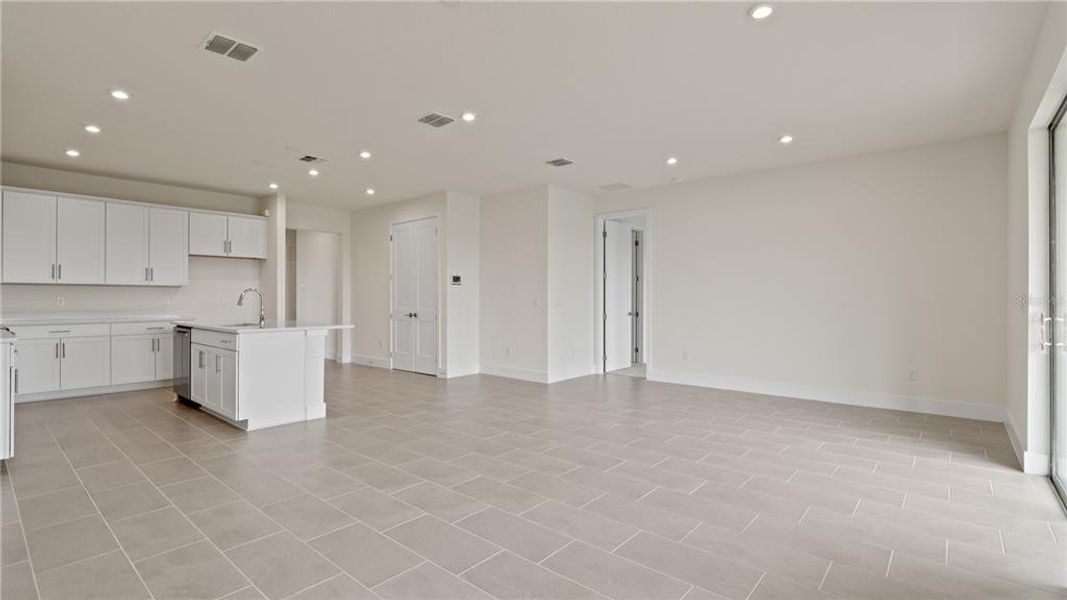 Spacious, unfurnished interior of a new home in Trailside, Mount Dora (Image 21). Spacious, unfurnished interior of a new home in Trailside, Mount Dora (Image 21).