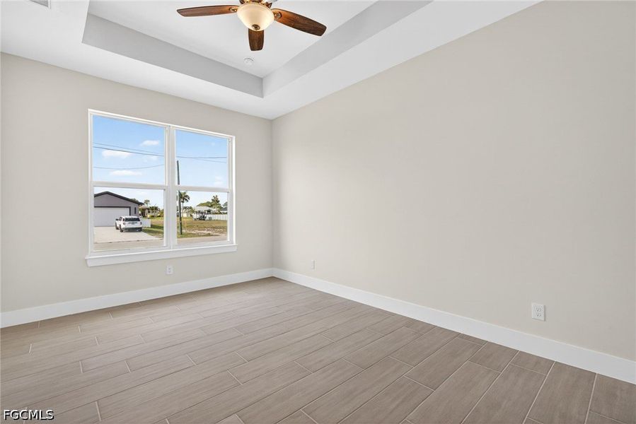 Spacious, unfurnished interior of a new home in Cape Coral, Cape Coral (Image 21).