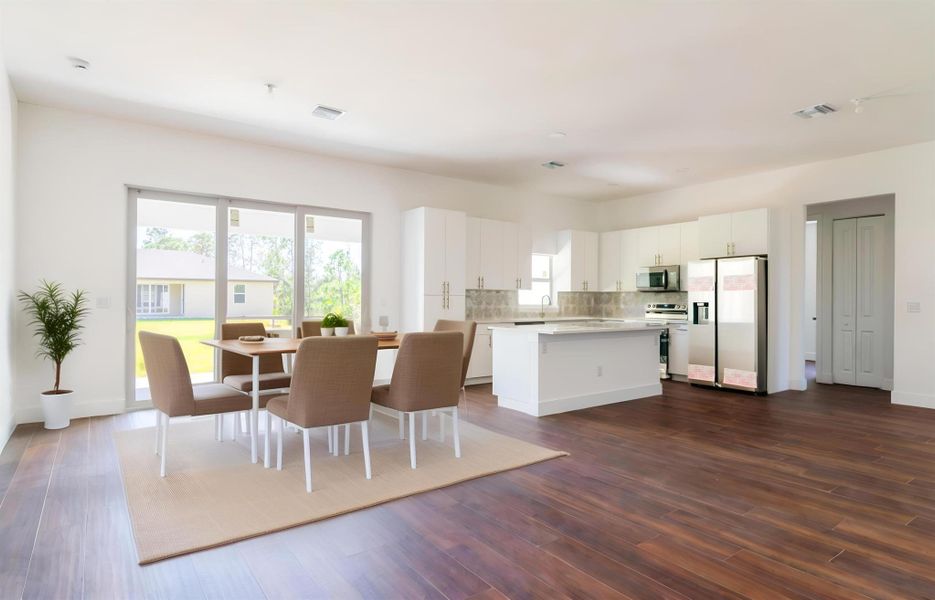 Spacious, unfurnished interior of a new home in , Port Charlotte (Image 18).