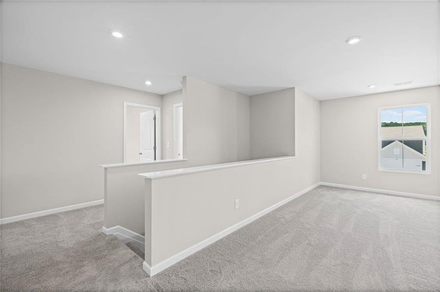 Spacious, unfurnished interior of a new home in Three Rivers, Rome (Image 25).