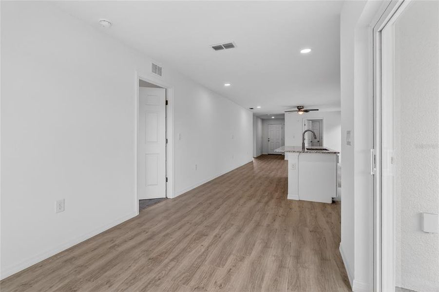 Spacious, unfurnished interior of a new home in , Haines City (Image 11).