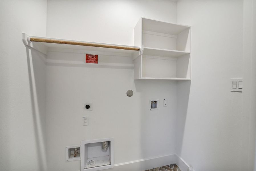 Spacious, unfurnished interior of a new home in , Houston (Image 18).