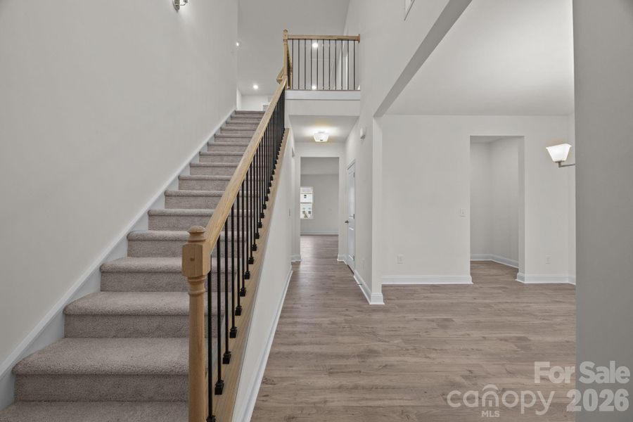 2-Story foyer