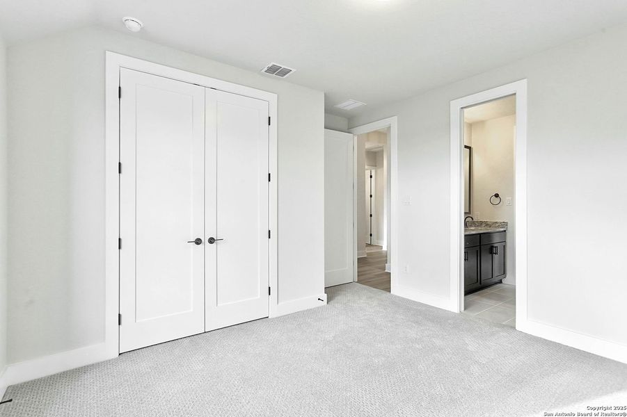 Spacious, unfurnished interior of a new home in Legacy at Lake Dunlap, New Braunfels (Image 19). Spacious, unfurnished interior of a new home in Legacy at Lake Dunlap, New Braunfels (Image 19).