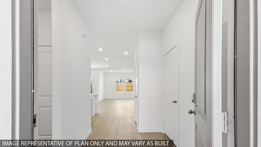 Spacious, unfurnished interior of a new home in Grand Pines, Magnolia (Image 10).