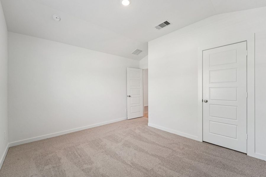 Spacious, unfurnished interior of a new home in Southwinds, Baytown (Image 18). Spacious, unfurnished interior of a new home in Southwinds, Baytown (Image 18).