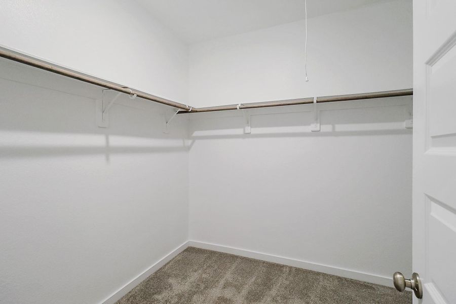 Spacious, unfurnished interior of a new home in Heights of Barbers Hill, Baytown (Image 16).