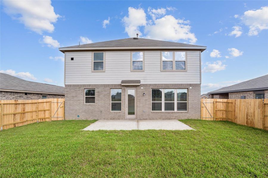 Exterior details and patio area of a home in Vida Costera, Texas City (Image 3). Exterior details and patio area of a home in Vida Costera, Texas City (Image 3).