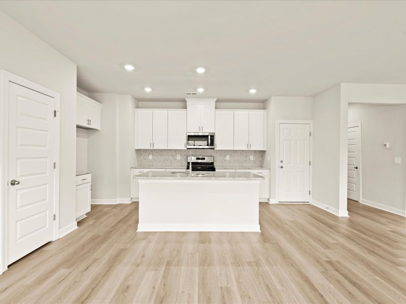 Welcome to the Lennon floorplan at Brayfield Manor - Heritage Collection.