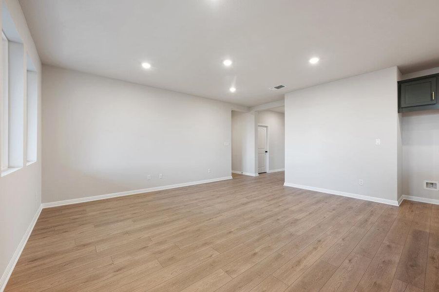 Spacious, unfurnished interior of a new home in Berry Creek Highlands, Georgetown (Image 27). Spacious, unfurnished interior of a new home in Berry Creek Highlands, Georgetown (Image 27).