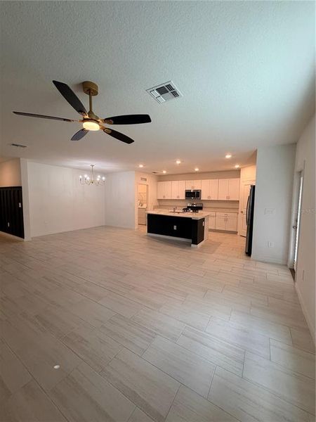 Spacious, unfurnished interior of a new home in , Parrish (Image 36).