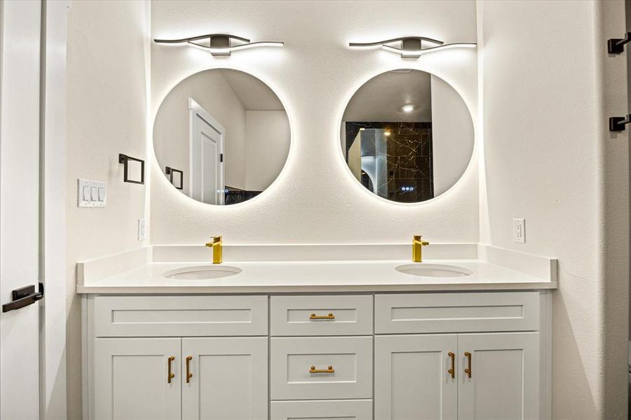 Close-up of interior finishes inside a home in , Granbury (Image 14). Close-up of interior finishes inside a home in , Granbury (Image 14).