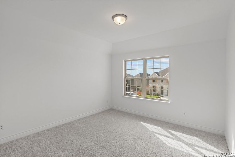 Spacious, unfurnished interior of a new home in Legacy at Lake Dunlap, New Braunfels (Image 22).