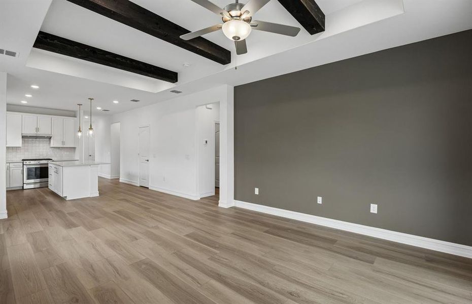 Gathering room with tray ceiling