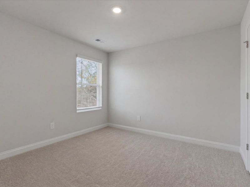 Spacious, unfurnished interior of a new home in Shiloh Valley, Piedmont (Image 19).