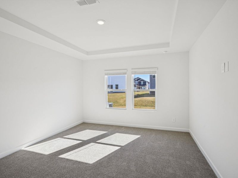 Spacious, unfurnished interior of a new home in Nelson's Creek, Mocksville (Image 14).