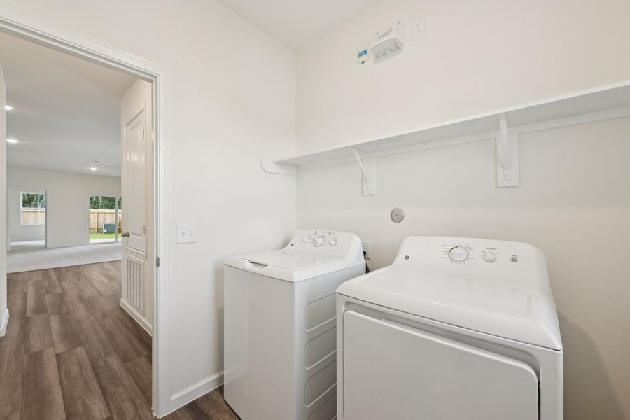 Representative furnished interior of a home built from the Glimmer by Starlight Homes in Castlewood South, Taylor (Image 13).