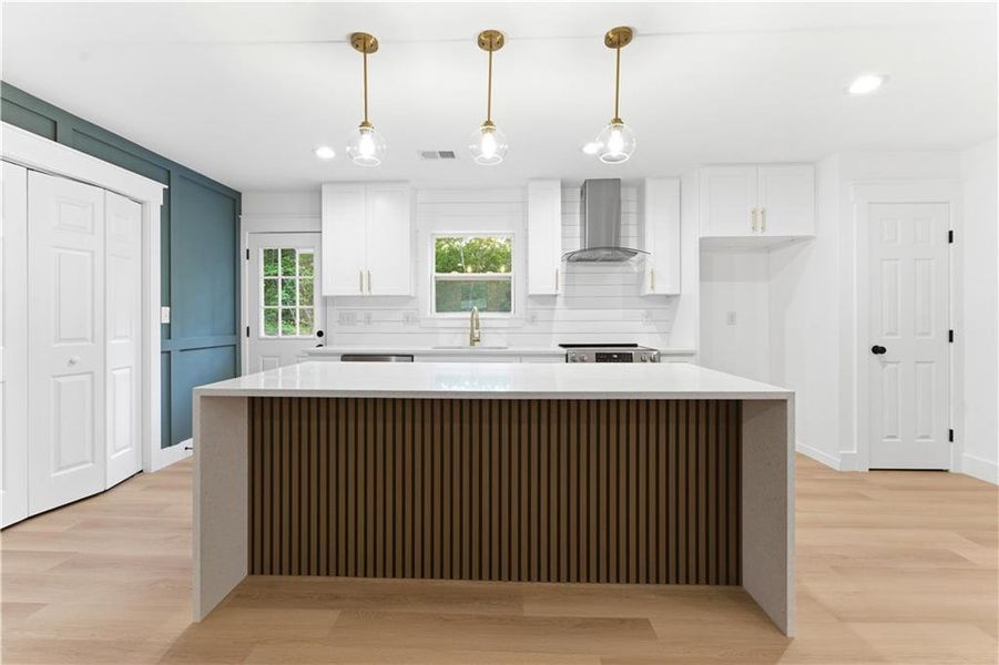 Furnished interior view inside a new home in , Cartersville (Image 9).