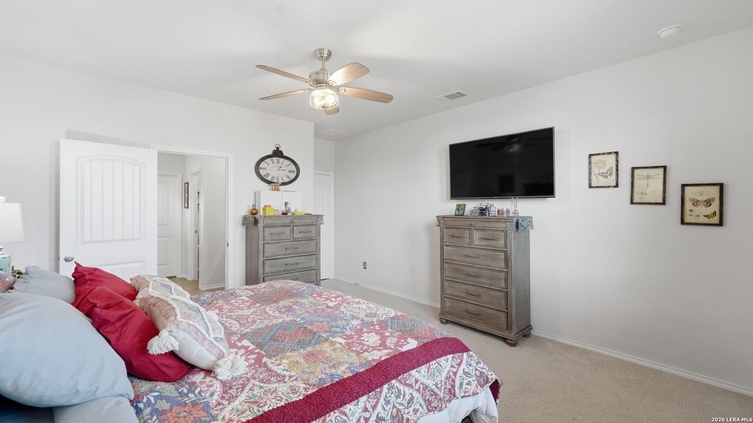 Furnished interior view inside a new home in Swenson Heights, Seguin (Image 16).