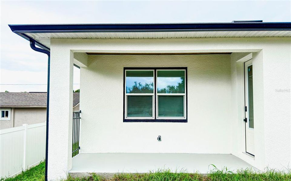 Exterior details and patio area of a home in , Davenport (Image 15).