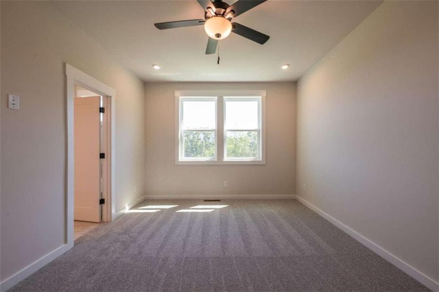 Spacious, unfurnished interior of a new home in Cambridge at Steels Bridge, Canton (Image 27).