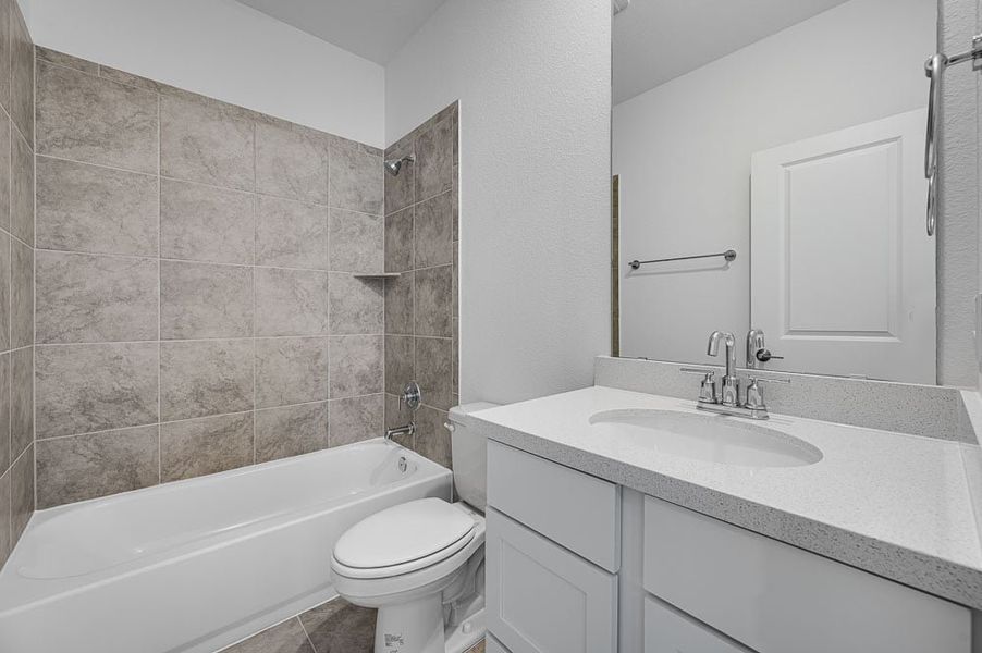 Furnished interior view inside a new home in Longview, Del Valle (Image 4).