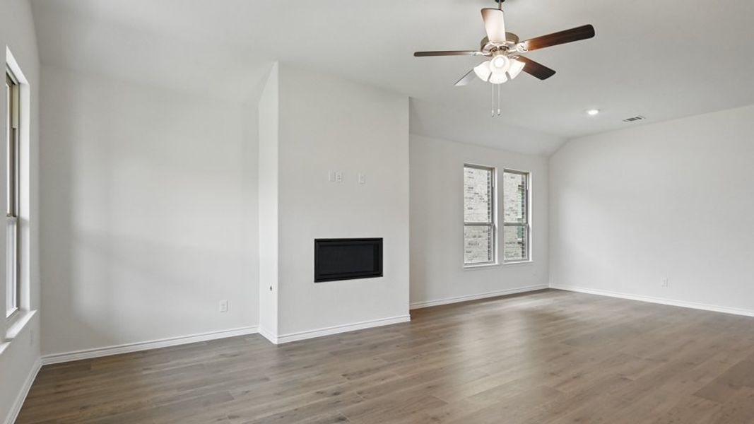 Spacious, unfurnished interior of a new home in Lakewood Trails, Forney (Image 17).