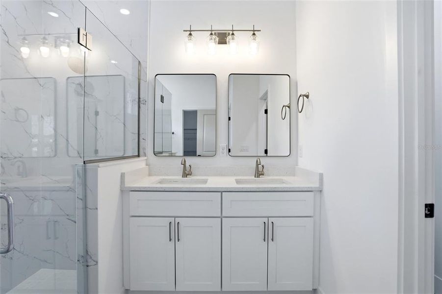 Furnished interior view inside a new home in , Orlando (Image 13).