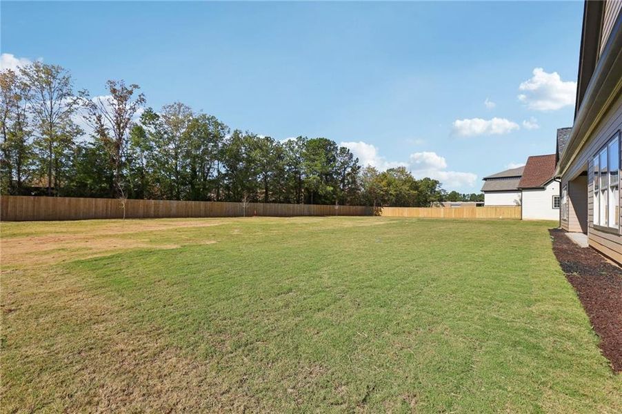Exterior details and patio area of a home in , Lilburn (Image 4).