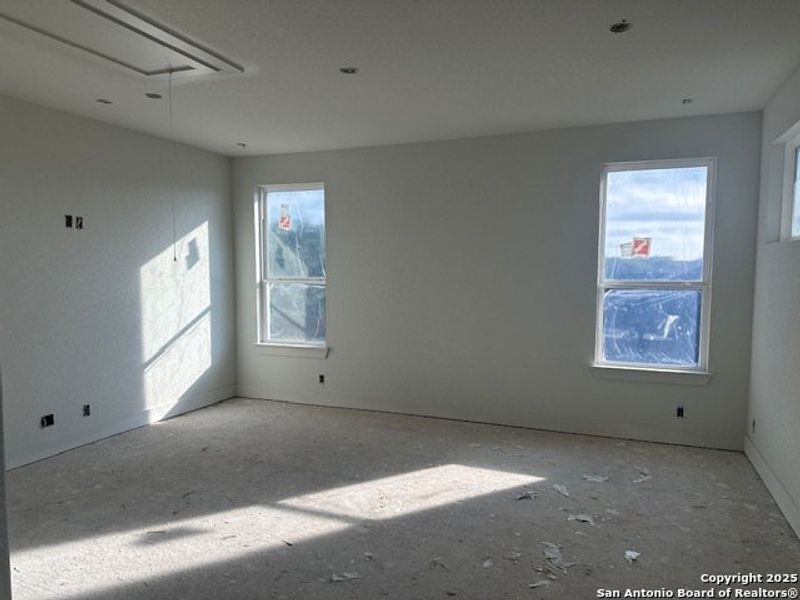 Spacious, unfurnished interior of a new home in Heimer Estates at Garden Ridge, San Antonio (Image 17).